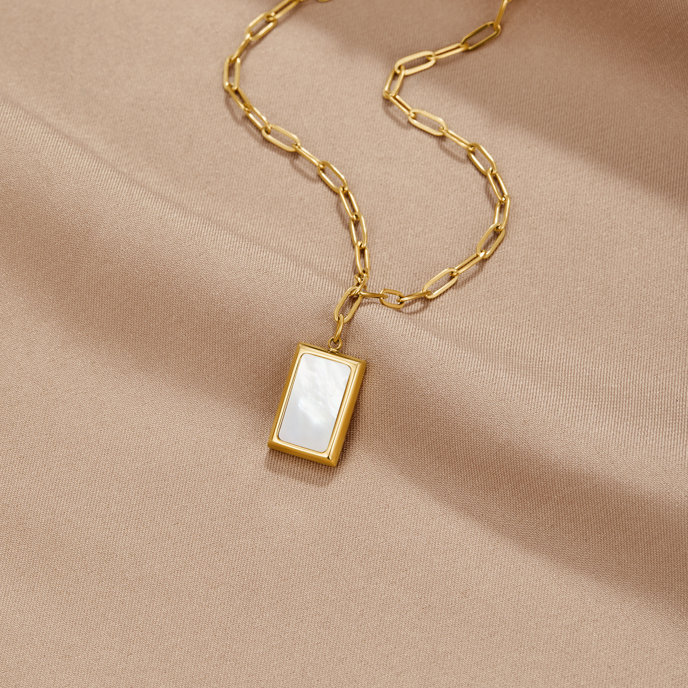 Freya Shell Gold Necklace