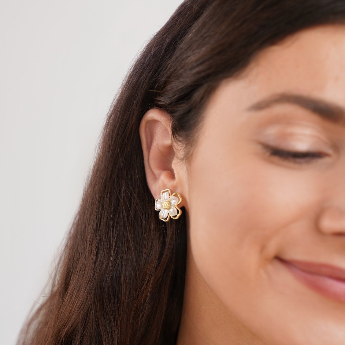 14K Gold Flower Earrings - Beautiful Earth Boutique
