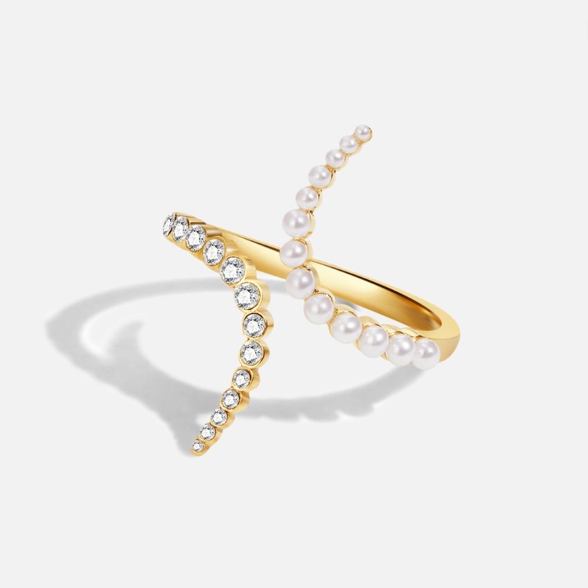 Arya Gold Ring Set in White Pearl