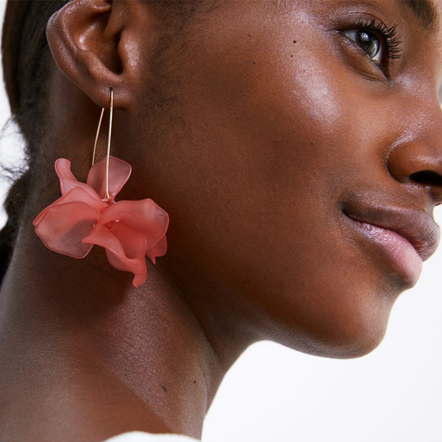 Bohemia Drop White Flower Earrings - Beautiful Earth Boutique