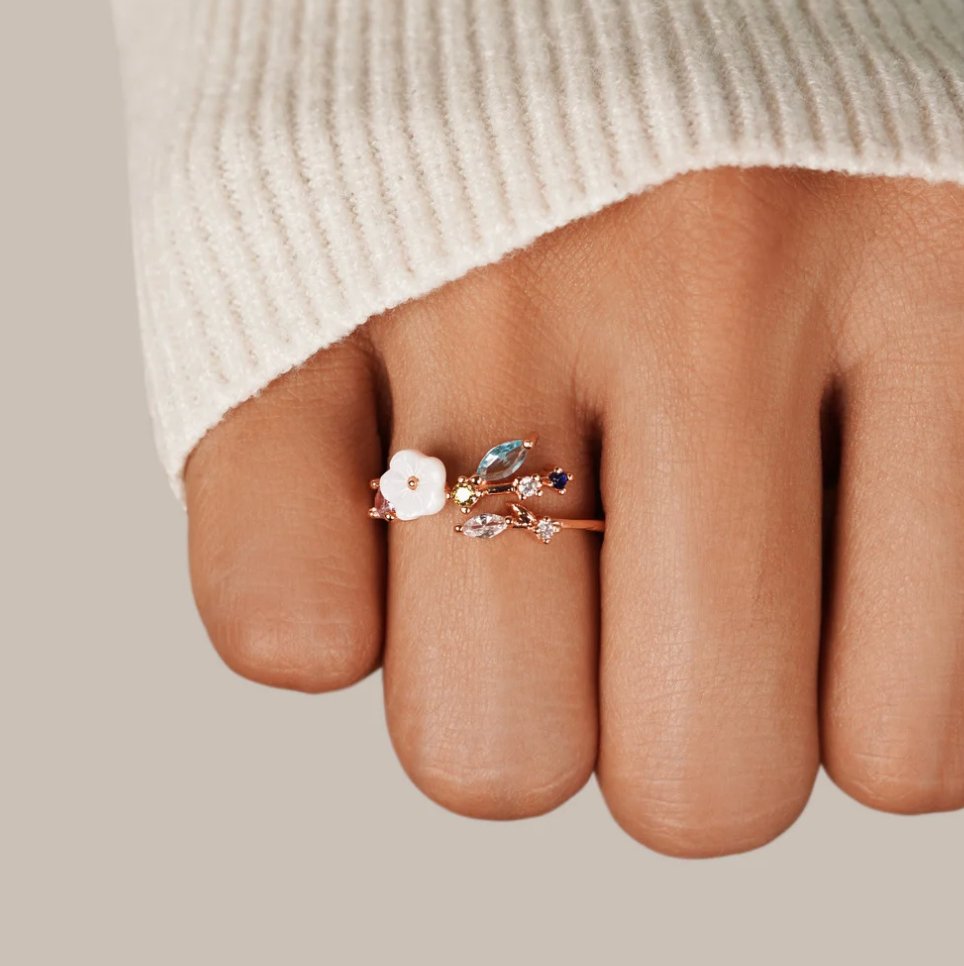 Crystal White Blossom Rings Rose Gold - Beautiful Earth Boutique