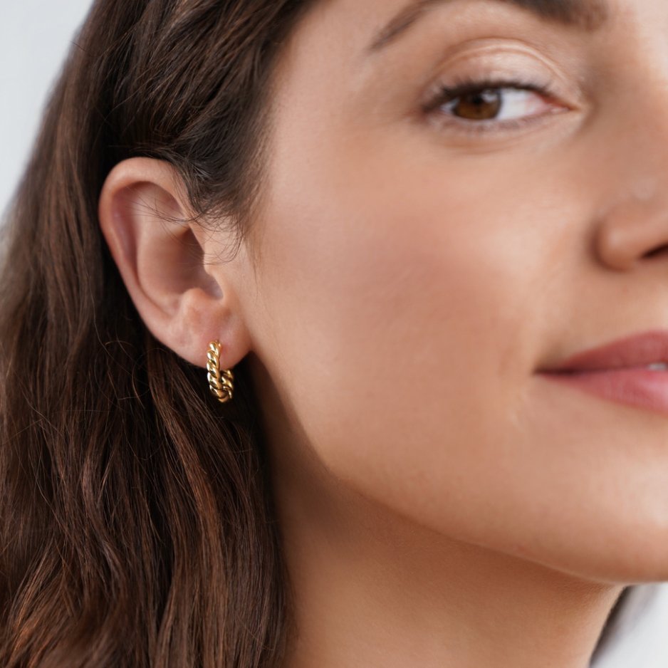 Layla Gold Twist Earrings - Beautiful Earth Boutique