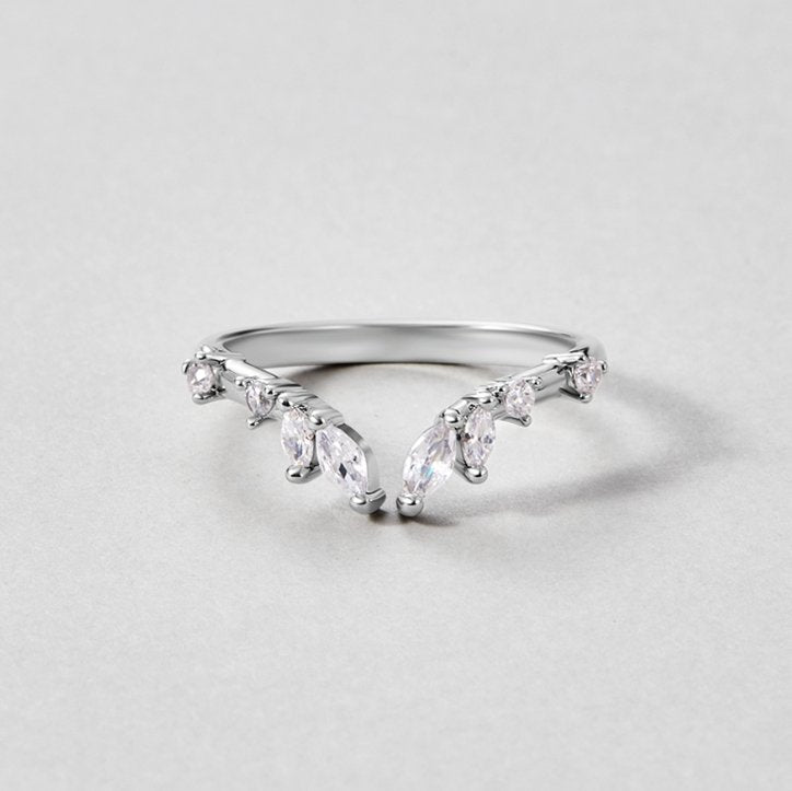 Lily Crystal Silver Vine Ring - Beautiful Earth Boutique