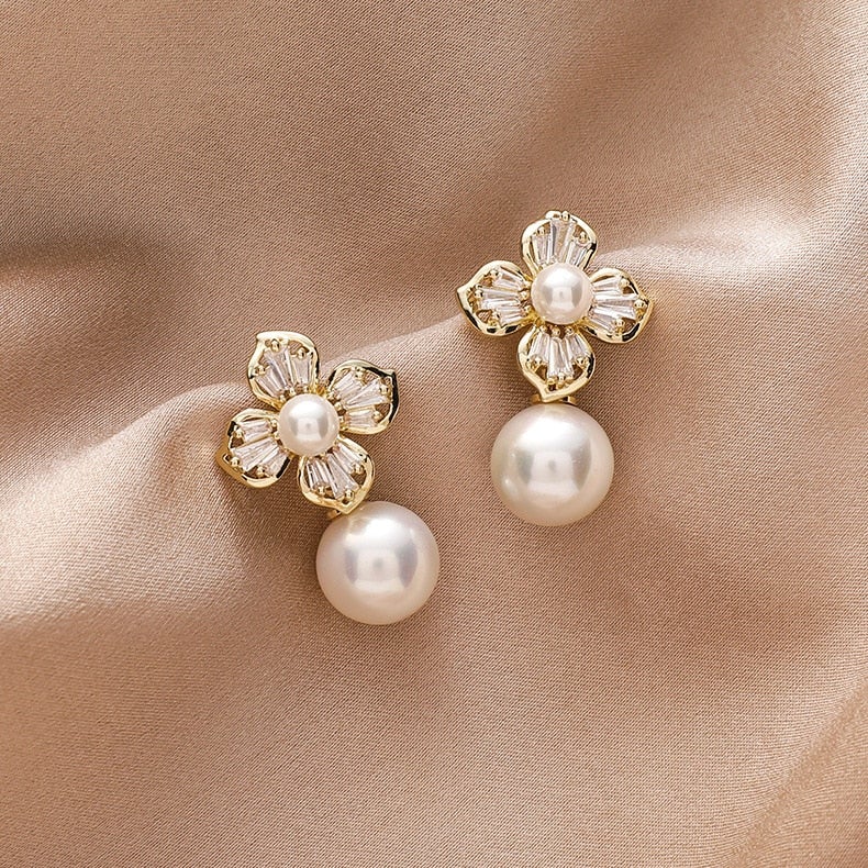 Pearl & Crystal Flower Earrings